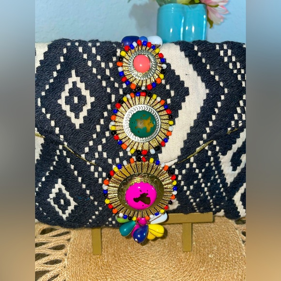 Aztec night clutch, great for a pop of color to your look! - Picture 2 of 4